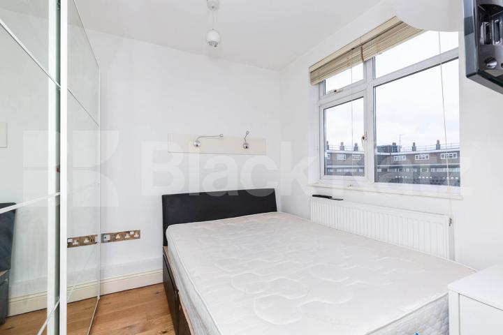 Split level 4 bedroom 2 bedroom property located in Hoxton Weymouth Terrace , Hoxton